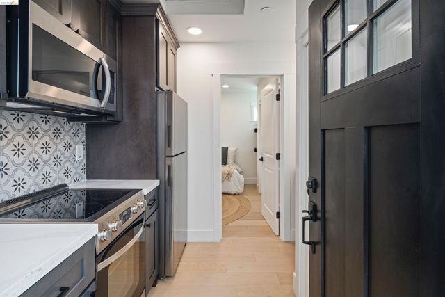 846 Adams St, Albany, CA 94706