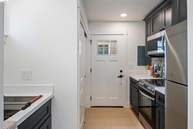 846 Adams St, Albany, CA 94706