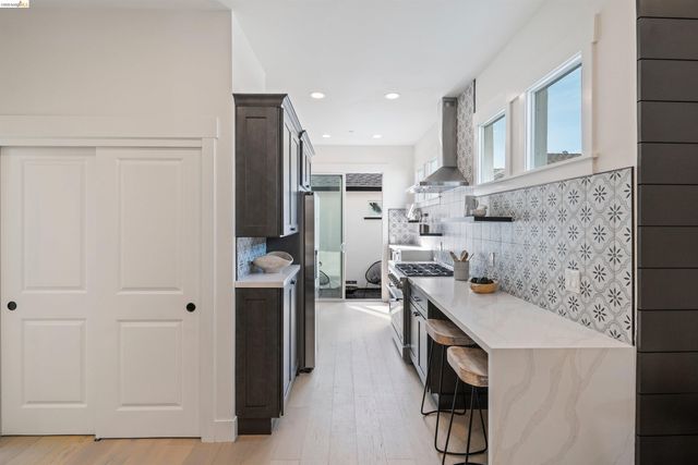 846 Adams St, Albany, CA 94706