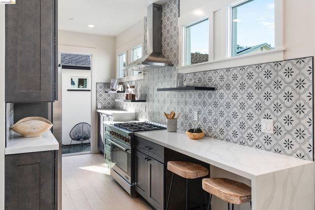 846 Adams St, Albany, CA 94706