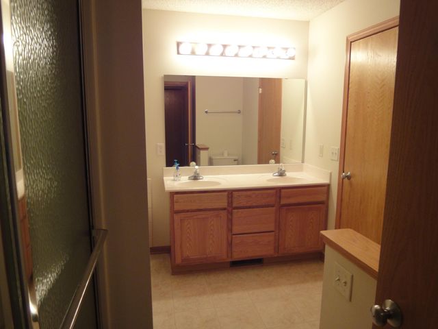 4770 Underwood Lane N E, Plymouth, MN 55442