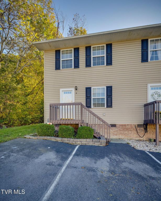 200 Arrowhead Drive Drive, 4, Johnson City, TN 37601