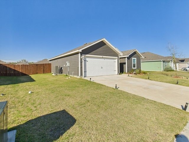 3808 Pilatus Avenue, Corsicana, TX 75110