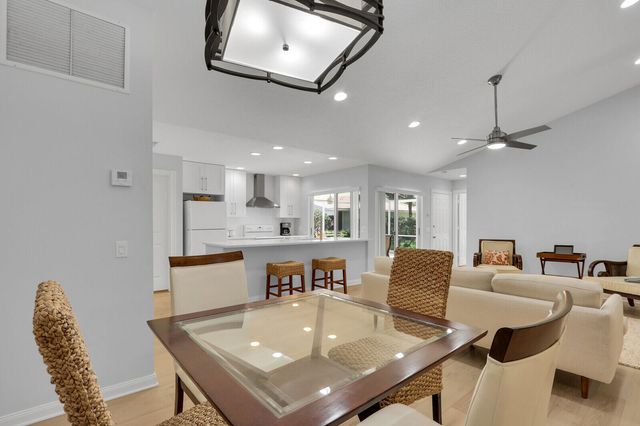 7904 CHAPMAN OAK Court, Palm Beach Gardens, FL 33410
