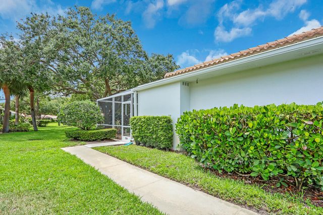 7904 CHAPMAN OAK Court, Palm Beach Gardens, FL 33410