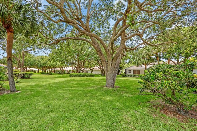 7904 CHAPMAN OAK Court, Palm Beach Gardens, FL 33410