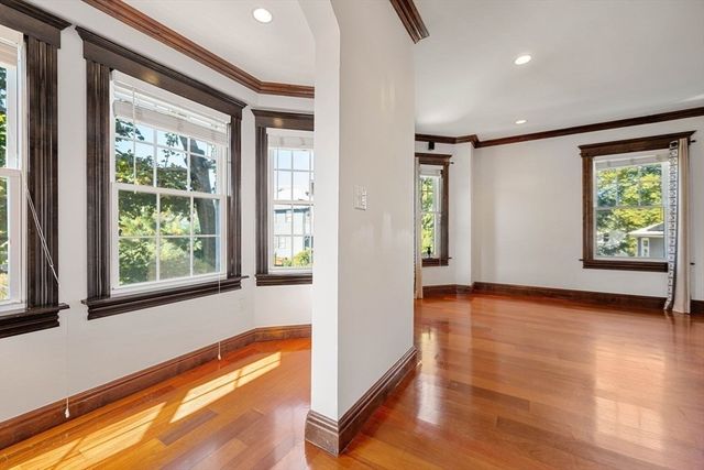 76 Taft Ave 2, Newton, MA 02465