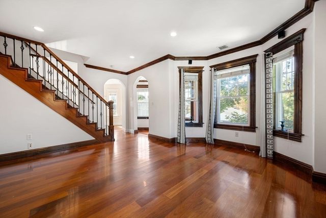 76 Taft Ave 2, Newton, MA 02465