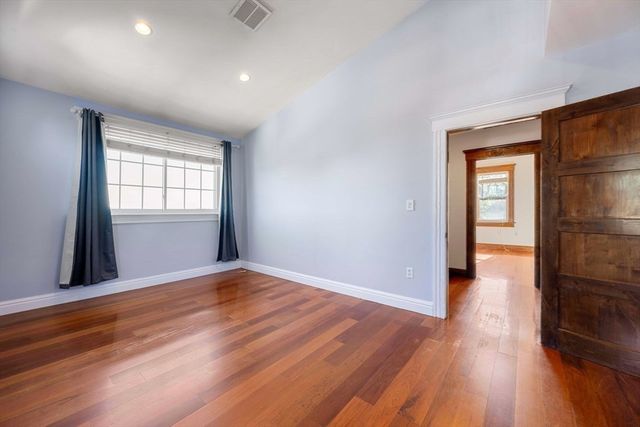 76 Taft Ave 2, Newton, MA 02465