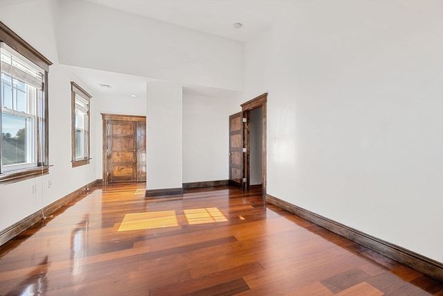 76 Taft Ave 2, Newton, MA 02465