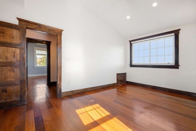 76 Taft Ave 2, Newton, MA 02465