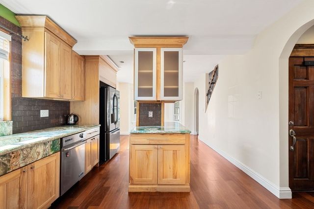 76 Taft Ave 2, Newton, MA 02465