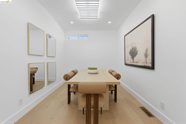 714 Walavista Ave, Oakland, CA 94610