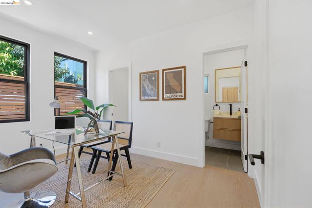 714 Walavista Ave, Oakland, CA 94610