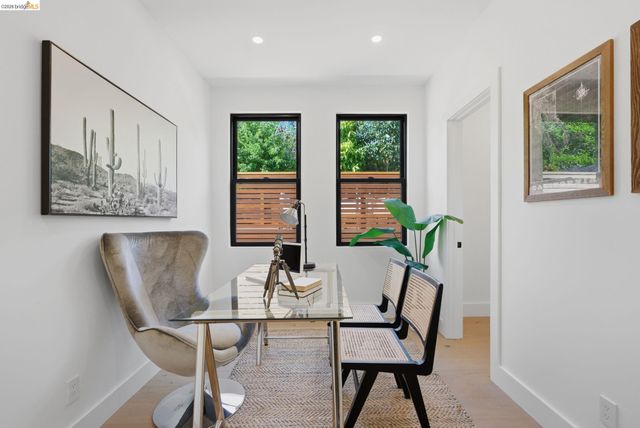 714 Walavista Ave, Oakland, CA 94610