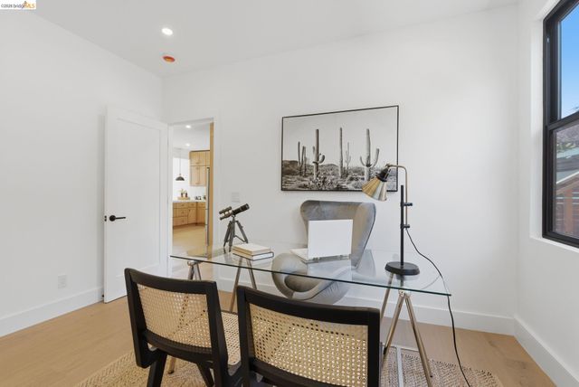 714 Walavista Ave, Oakland, CA 94610