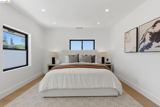 714 Walavista Ave, Oakland, CA 94610