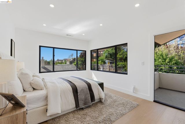 714 Walavista Ave, Oakland, CA 94610