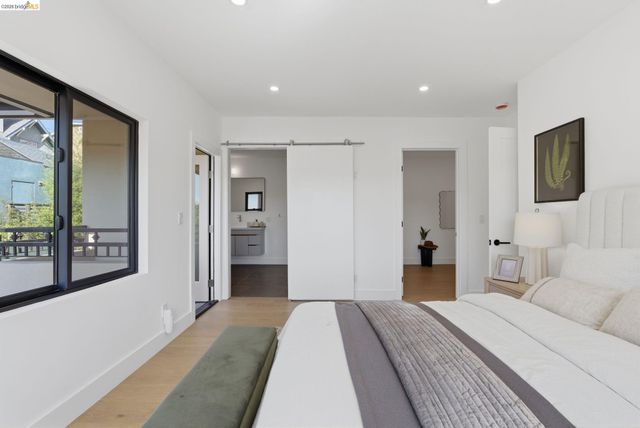 714 Walavista Ave, Oakland, CA 94610