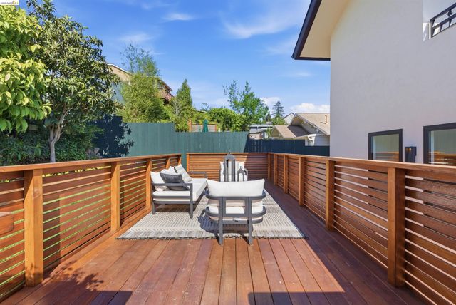 714 Walavista Ave, Oakland, CA 94610