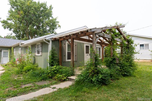 3063 Stockbridge Street, Genesee Charter Township, MI 48506
