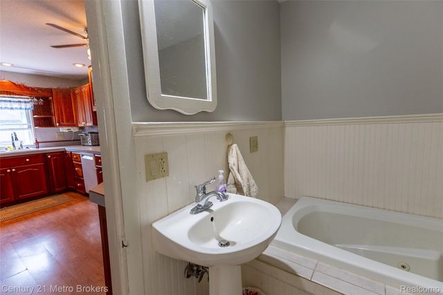 3063 Stockbridge Street, Genesee Charter Township, MI 48506