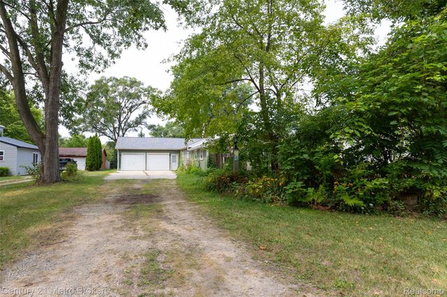 3063 Stockbridge Street, Genesee Charter Township, MI 48506