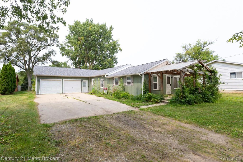 3063 Stockbridge Street, Genesee Charter Township, MI 48506