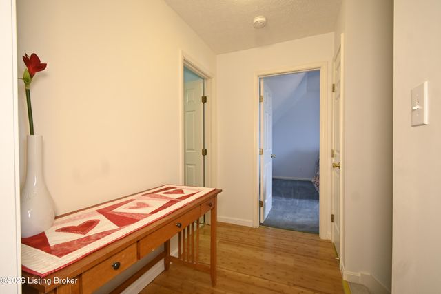 9921 Lancewood, Louisville, KY 40229