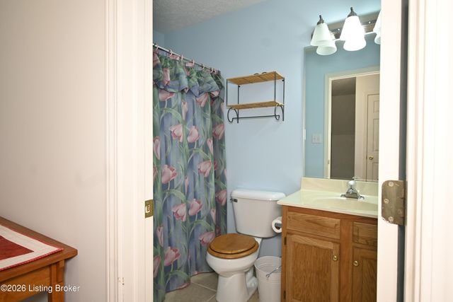 9921 Lancewood, Louisville, KY 40229