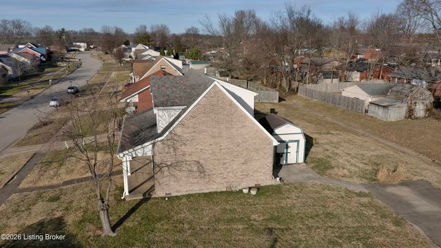 9921 Lancewood, Louisville, KY 40229