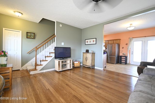 9921 Lancewood, Louisville, KY 40229