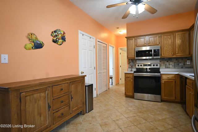 9921 Lancewood, Louisville, KY 40229