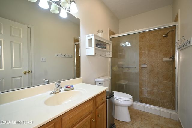 9921 Lancewood, Louisville, KY 40229