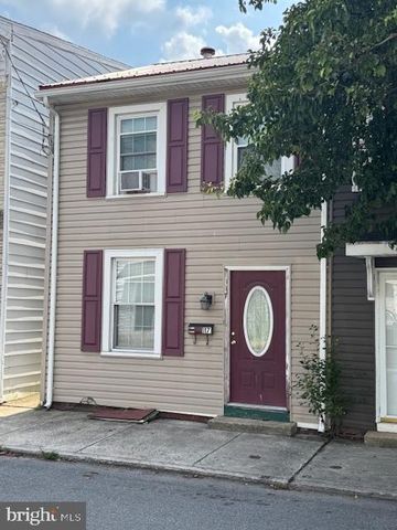 117 N MARKET ST, Mechanicsburg, PA 17055