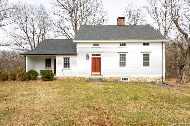 60 Rainbow Lane, Pine Bush, NY 12566