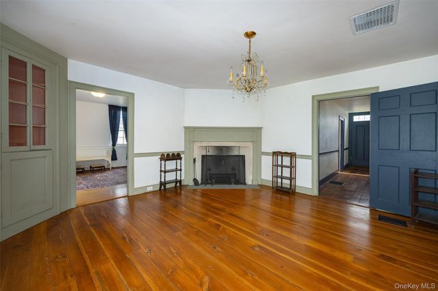 60 Rainbow Lane, Pine Bush, NY 12566