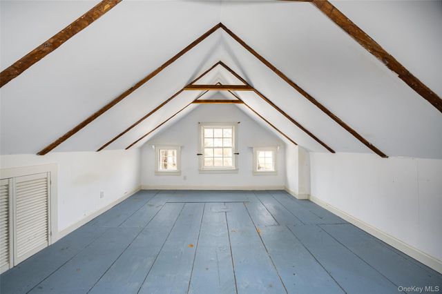 60 Rainbow Lane, Pine Bush, NY 12566