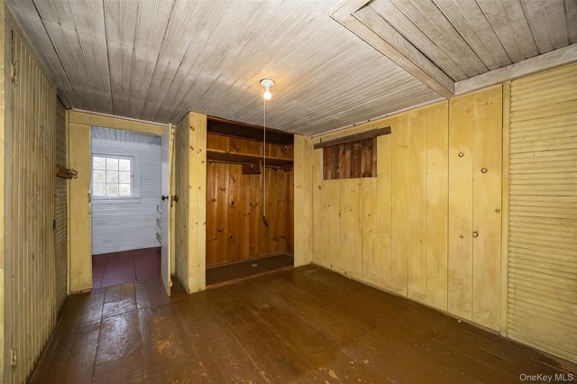 60 Rainbow Lane, Pine Bush, NY 12566