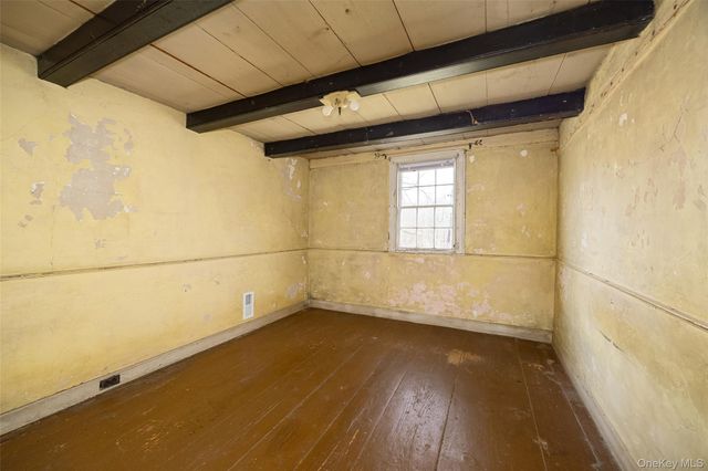 60 Rainbow Lane, Pine Bush, NY 12566