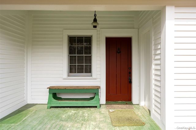 60 Rainbow Lane, Pine Bush, NY 12566