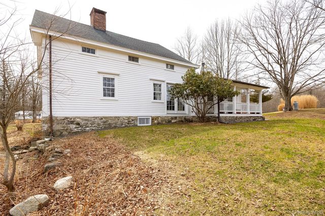 60 Rainbow Lane, Pine Bush, NY 12566