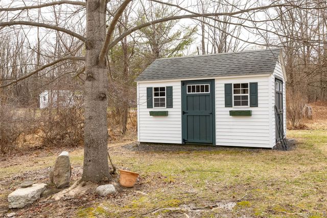 60 Rainbow Lane, Pine Bush, NY 12566