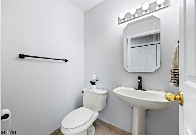 26 Sherwood Drive 26, Mountain Lakes Boro, NJ 07046