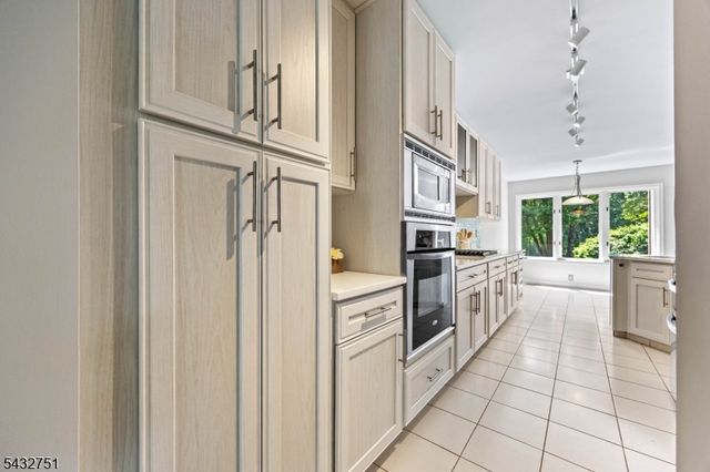 26 Sherwood Drive 26, Mountain Lakes Boro, NJ 07046