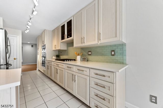 26 Sherwood Drive 26, Mountain Lakes Boro, NJ 07046