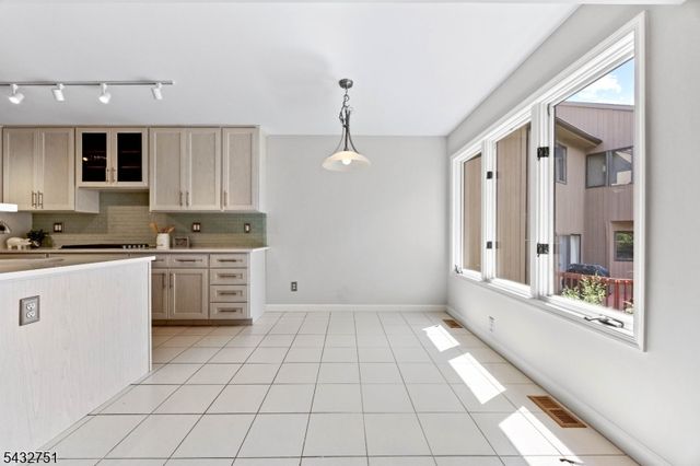 26 Sherwood Drive 26, Mountain Lakes Boro, NJ 07046