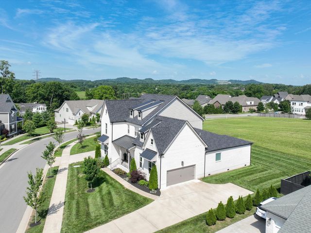 1015 Wetzel Dr, Franklin, TN 37064