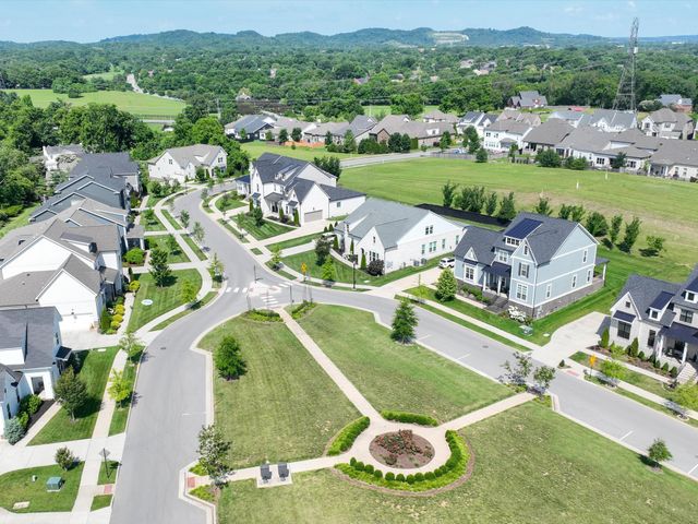 1015 Wetzel Dr, Franklin, TN 37064