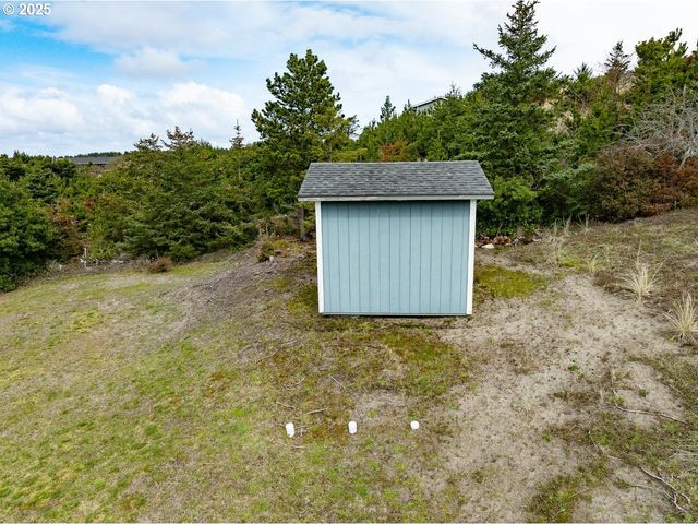 35009 J Pl, Ocean Park, WA 98640